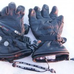 Deekp Warm Skiing -- a pair of swany ski gloves
